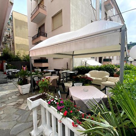 Hotel Riz 피날레리구레 외부 사진